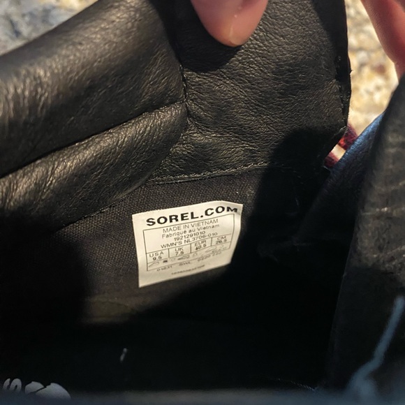 Sorel Waterproof hiking boots! Worn 5x. So cute! - Picture 4 of 6